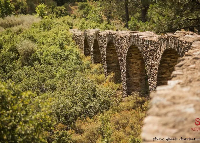 Archontiko Soulioti 4*